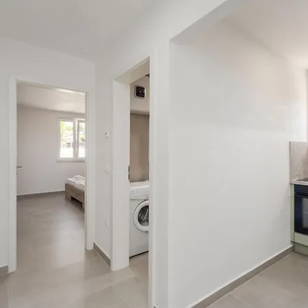 Mia Apartman *