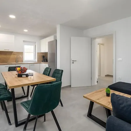 Mia Apartman